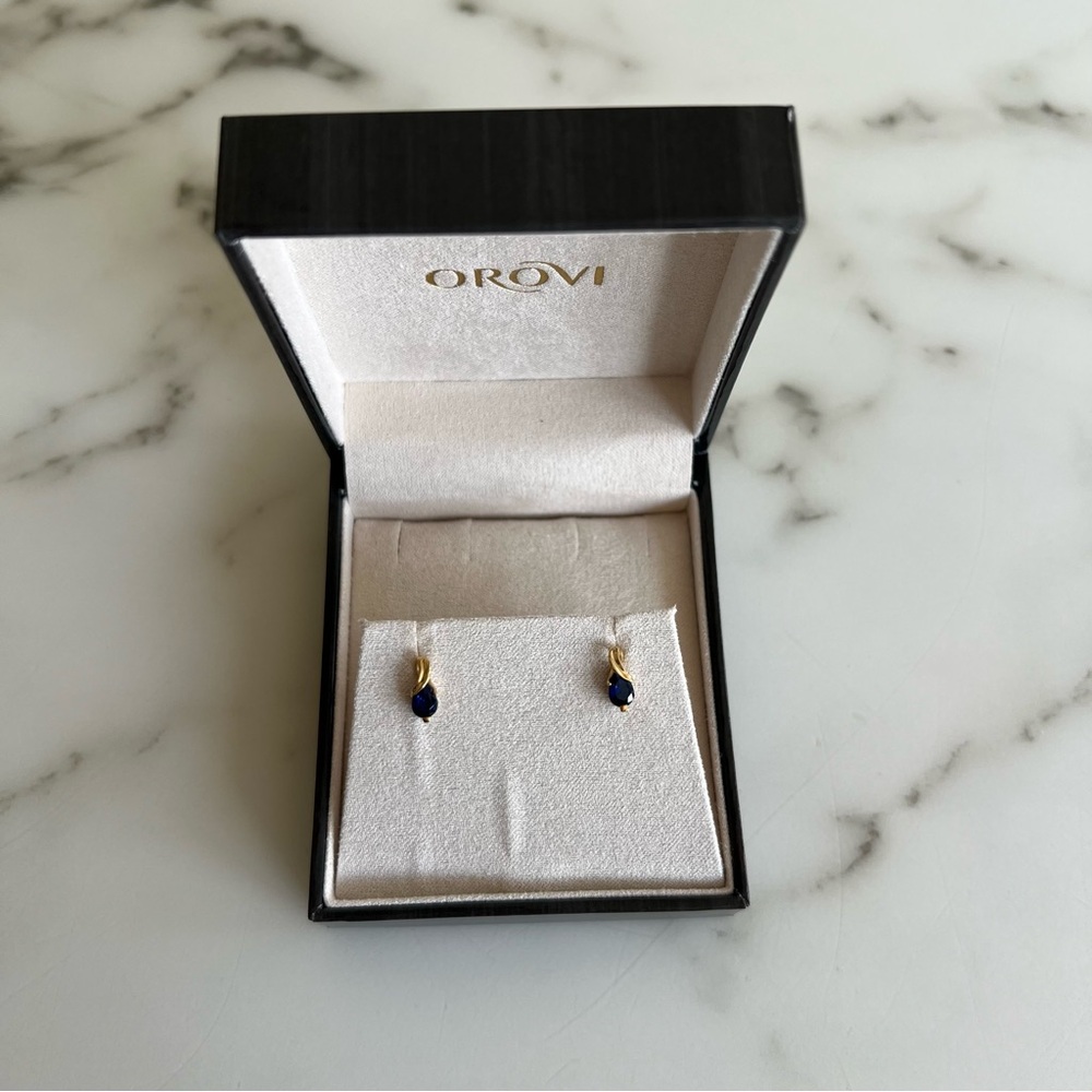 14k Yellow Gold Earrings with Pear Shaped Sapphires - Picture 2 of 4